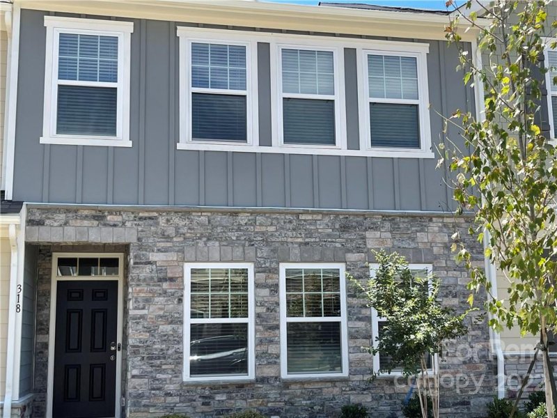 318 Planters Trace Lane