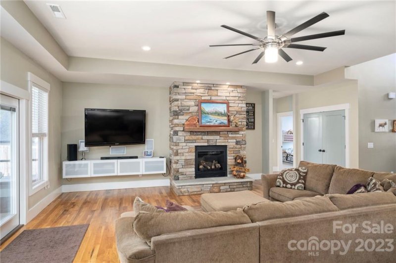 Property image 5 at 15 Copper Mill Court, Candler, NC 28715