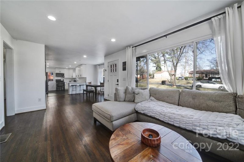 Property image 5 at 1501 Chelveston Drive, Charlotte, NC 28208