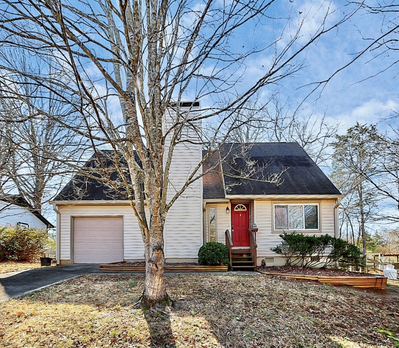 11909 Five Cedars Road