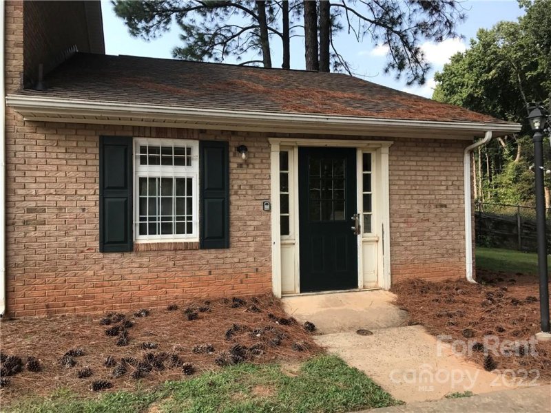 Property image 2 at 5803 Hunting Ridge Lane, Charlotte, NC 28212