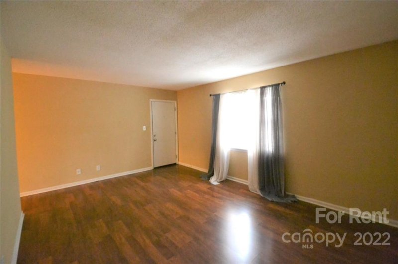 Property image 5 at 5803 Hunting Ridge Lane, Charlotte, NC 28212