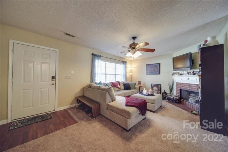 Property image 4 at 3835 Mosscroft Lane, Charlotte, NC 28215