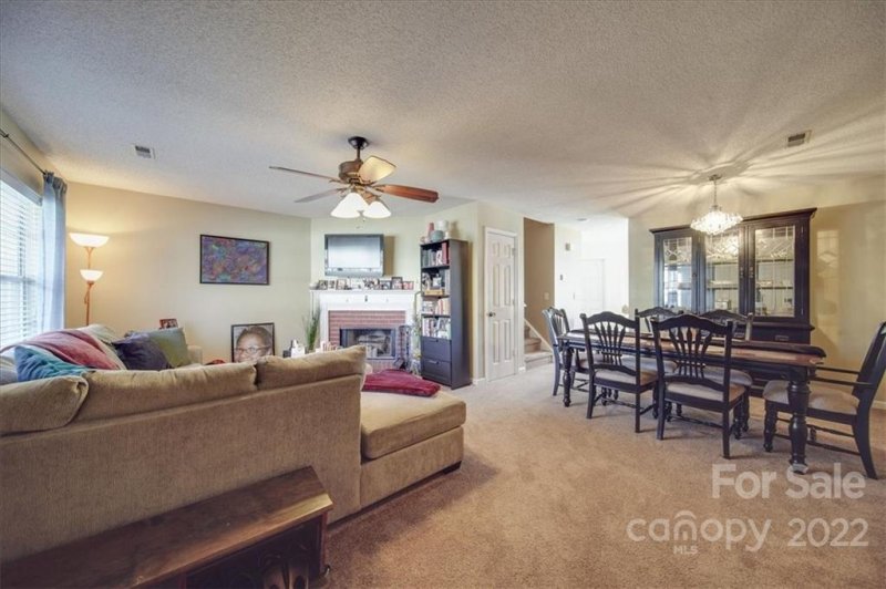 Property image 5 at 3835 Mosscroft Lane, Charlotte, NC 28215