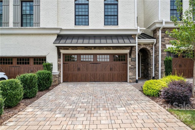 Property image 2 at 5022 Vernet Lane, Charlotte, NC 28210