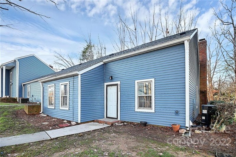 Property image 3 at 6544 Point Comfort Lane, Charlotte, NC 28226