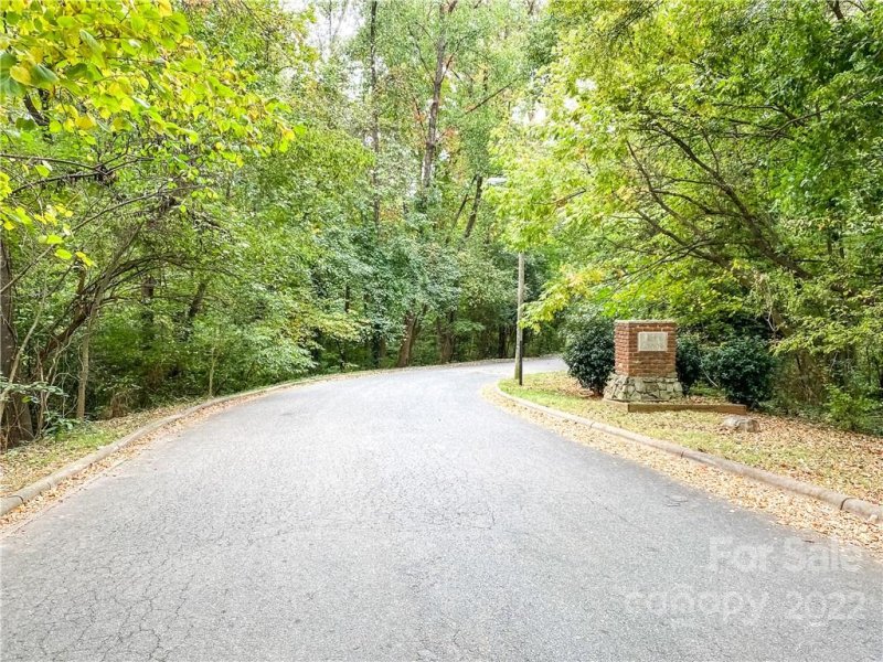Property image 5 at 3945 Briarhill Drive, Charlotte, NC 28215