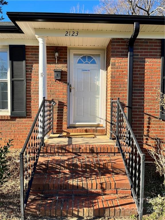 Property image 3 at 2123 Maplecrest Drive, Charlotte, NC 28212