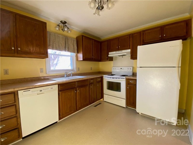 Property image 3 at 1300 Larchmont Place, Salisbury, NC 28144