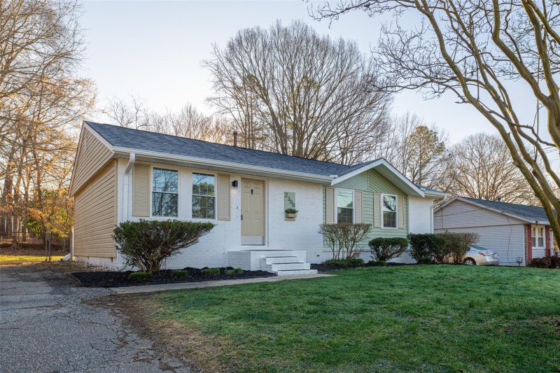 Property image 2 at 2300 Knight Drive, Gastonia, NC 28052