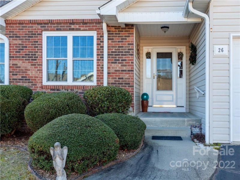 Property image 2 at 26 S Woodridge View Court, Hendersonville, NC 28791