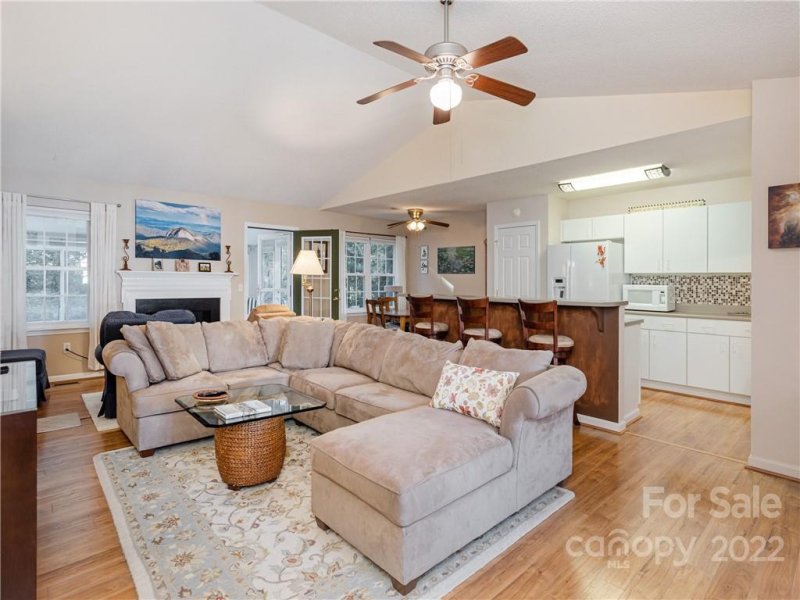 Property image 5 at 26 S Woodridge View Court, Hendersonville, NC 28791