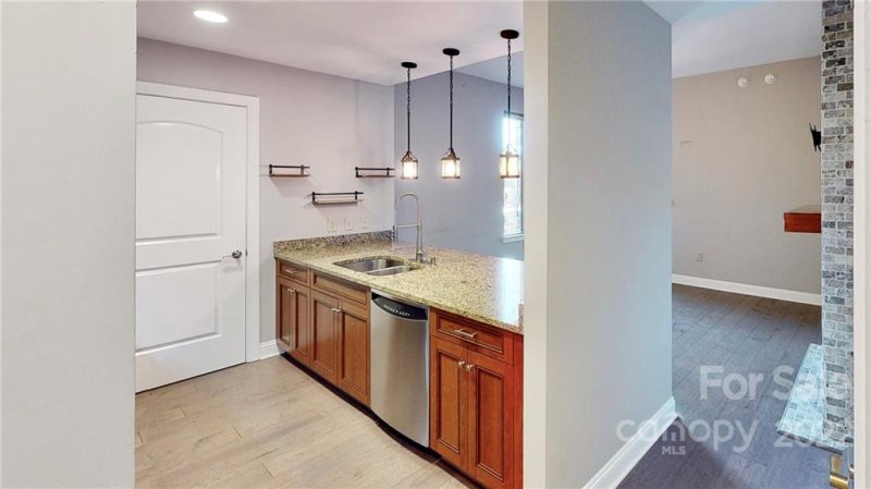 Property image 2 at 701 Royal Court, Charlotte, NC 28202