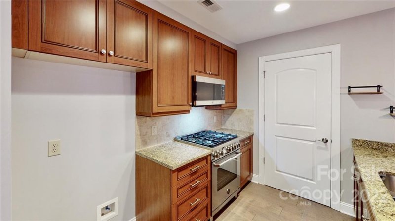 Property image 5 at 701 Royal Court, Charlotte, NC 28202