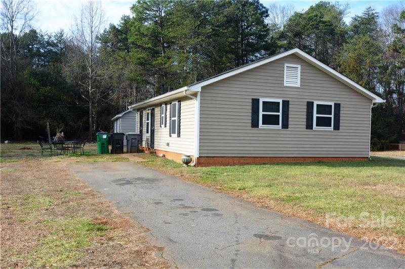 Property image 2 at 1007 Dedmon Drive, Charlotte, NC 28216