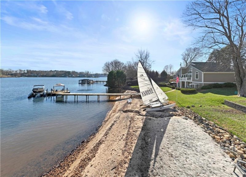 Property image 3 at 117 Winston Way Lane, Troutman, NC 28166