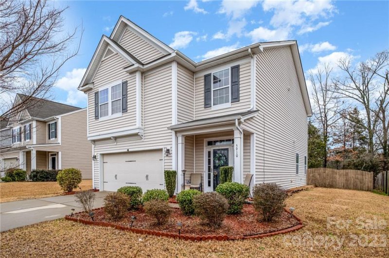 Property image 3 at 5910 Pepperpike Way, Charlotte, NC 28213