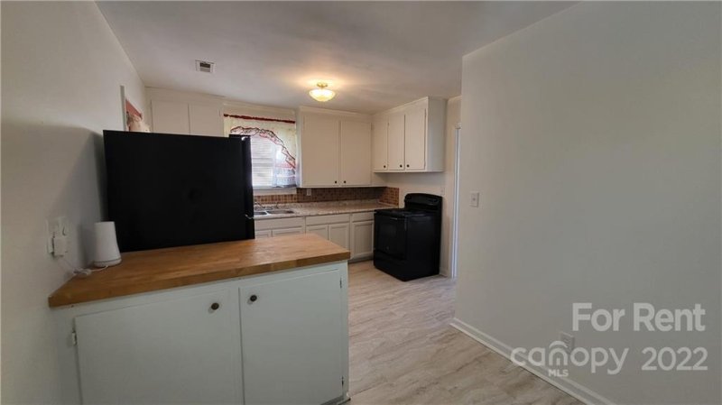 Property image 3 at 2143 Finchley Drive, Charlotte, NC 28215