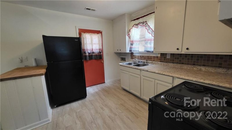 Property image 4 at 2143 Finchley Drive, Charlotte, NC 28215