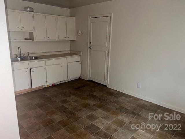 Property image 4 at 2700 Ravencroft Drive, Charlotte, NC 28208