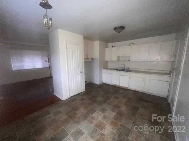 Property image 5 at 2700 Ravencroft Drive, Charlotte, NC 28208