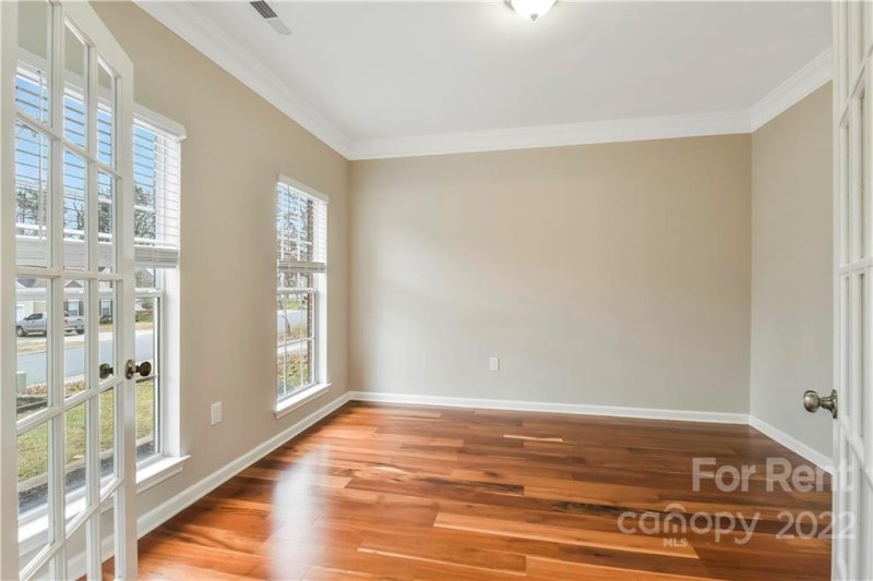 Property image 4 at 10619 Old Bridge Lane, Charlotte, NC 28269