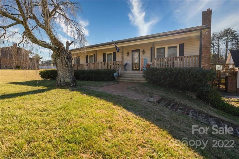 Property image 3 at 3352 47th Avenue Place, Hickory, NC 28601