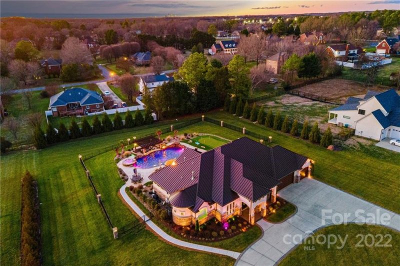 Property image 4 at 7988 Dell Drive, Harrisburg, NC 28075