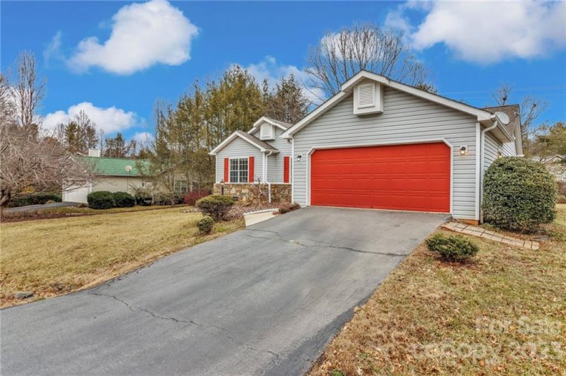 Property image 3 at 40 St Andrews Drive, Etowah, NC 28729