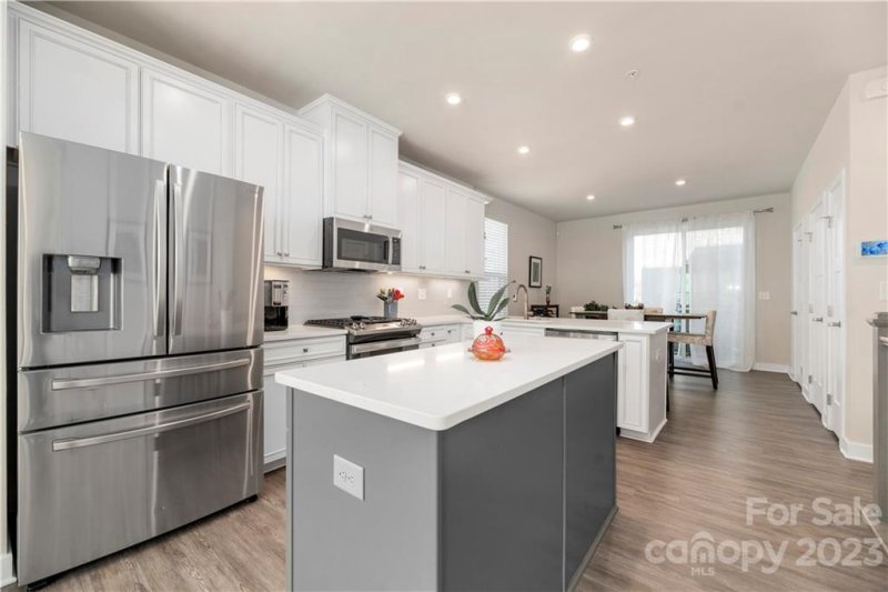 Property image 3 at 452 W Tremont Avenue, Charlotte, NC 28203