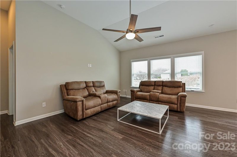 Property image 3 at 3911 Farmington Ridge Parkway, Charlotte, NC 28213