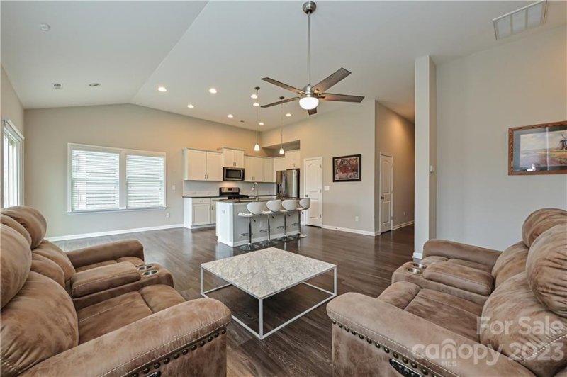 Property image 5 at 3911 Farmington Ridge Parkway, Charlotte, NC 28213