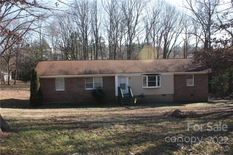 Property image 2 at 5035 Lochlain Drive, Charlotte, NC 28217