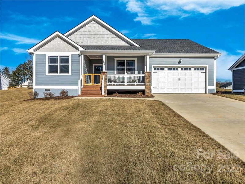 Property image 2 at 335 Windy Acres Knoll Drive, Hendersonville, NC 28792