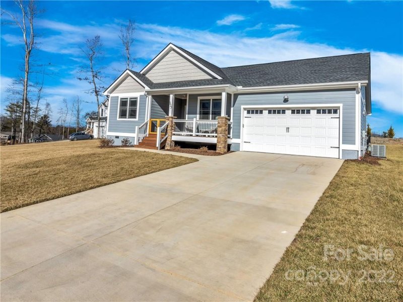 Property image 4 at 335 Windy Acres Knoll Drive, Hendersonville, NC 28792