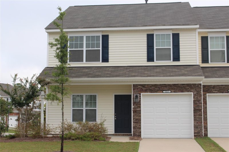 14222 Tamarack Drive