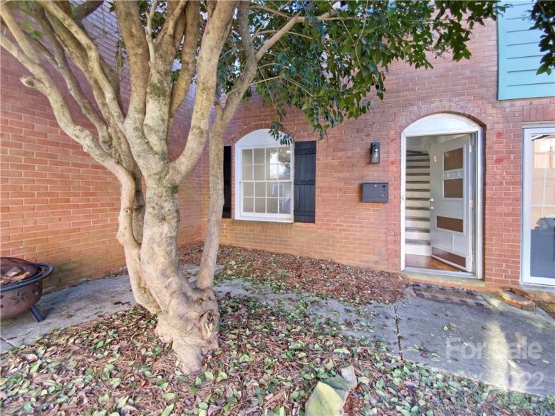 Property image 3 at 634 Chipley Avenue, Charlotte, NC 28205