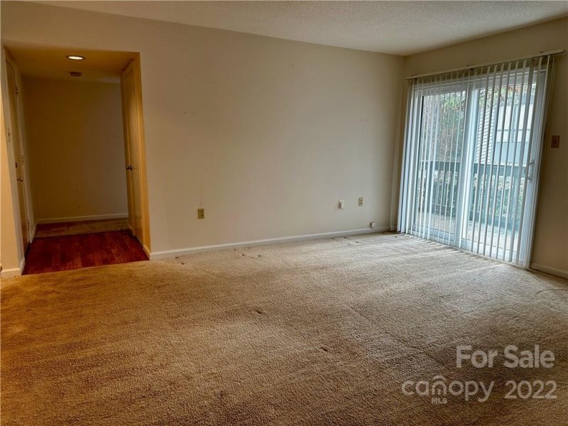 Property image 3 at 5026 Sardis Road, Charlotte, NC 28270