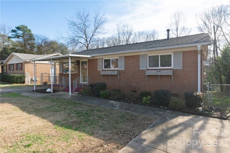Property image 2 at 329 Echodale Drive, Charlotte, NC 28217