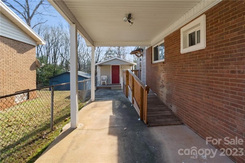 Property image 3 at 329 Echodale Drive, Charlotte, NC 28217