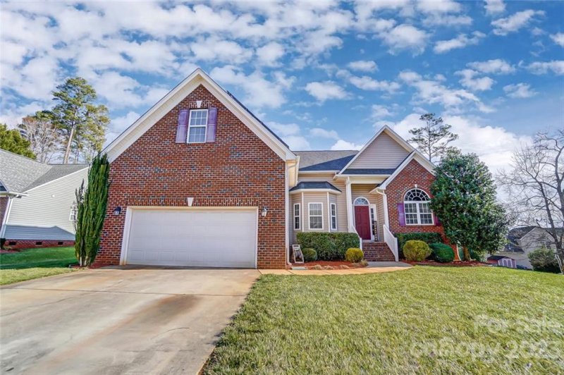 212 Silver Birch Lane