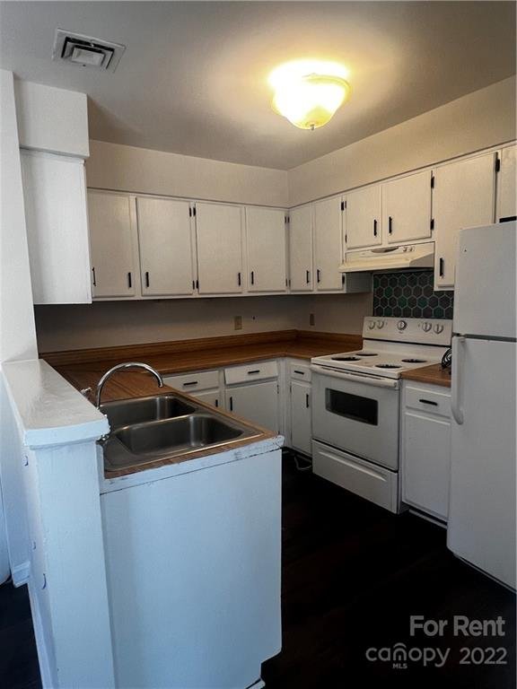 Property image 3 at 4824 Spring Lake Drive, Charlotte, NC 28212