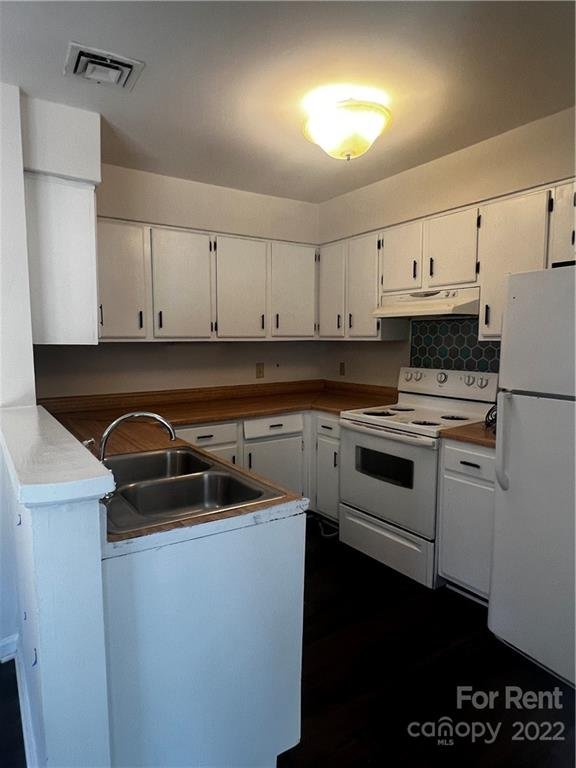 Property image 4 at 4824 Spring Lake Drive, Charlotte, NC 28212