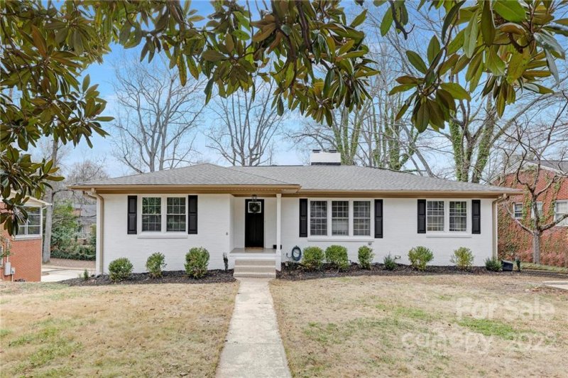 1073 Evergreen Circle
