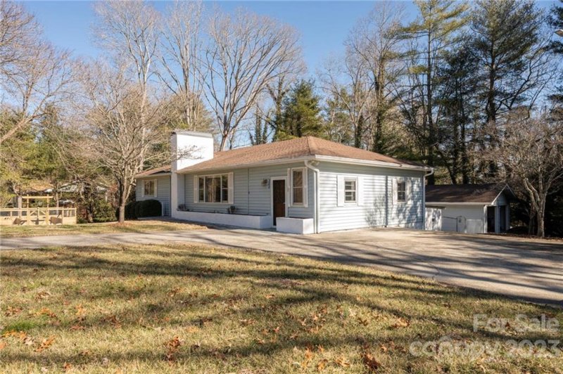 Property image 3 at 280 Crabapple Hill Lane, Hendersonville, NC 28792