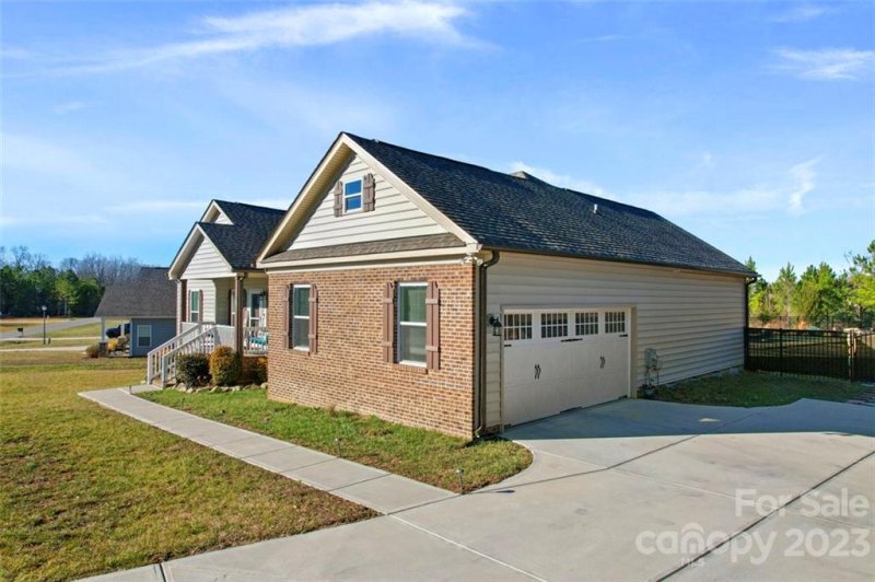 Property image 2 at 902 Hathcock Glen Drive, Oakboro, NC 28129