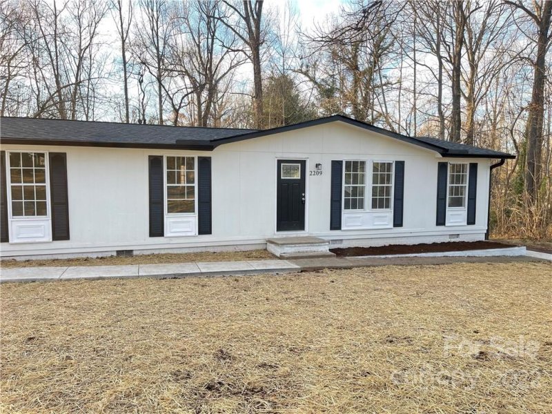 2209 Sunset Boulevard