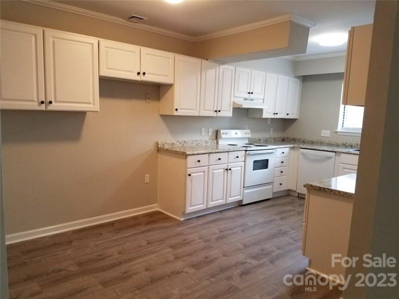 Property image 2 at 4803 Spring Lake Drive, Charlotte, NC 28212