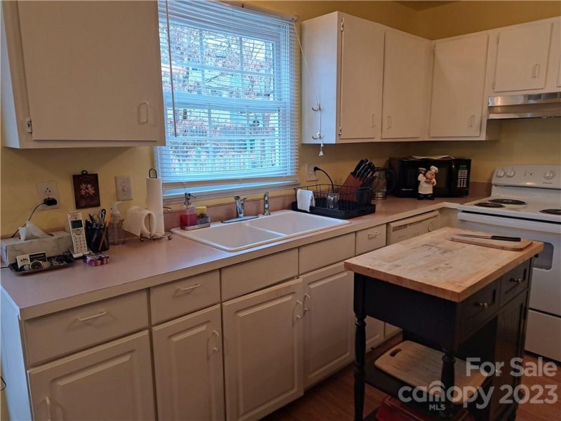 Property image 5 at 7300 Pebblestone Drive, Charlotte, NC 28212