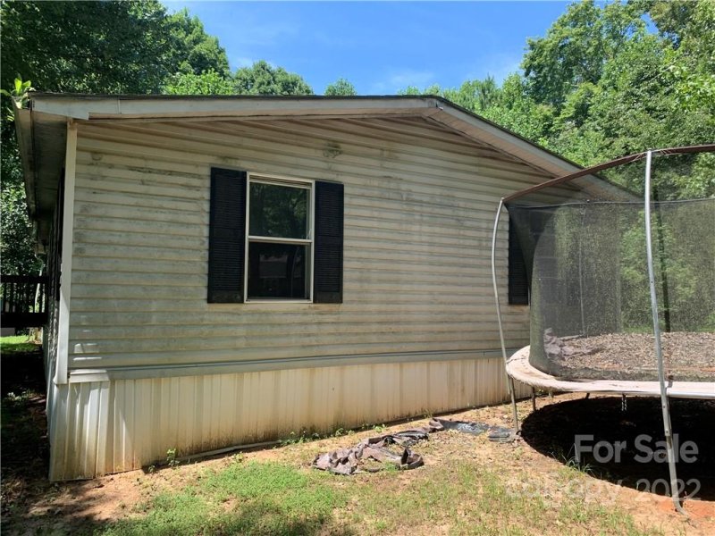 Property image 4 at 953 Hillview Drive, Iron Station, NC 28080